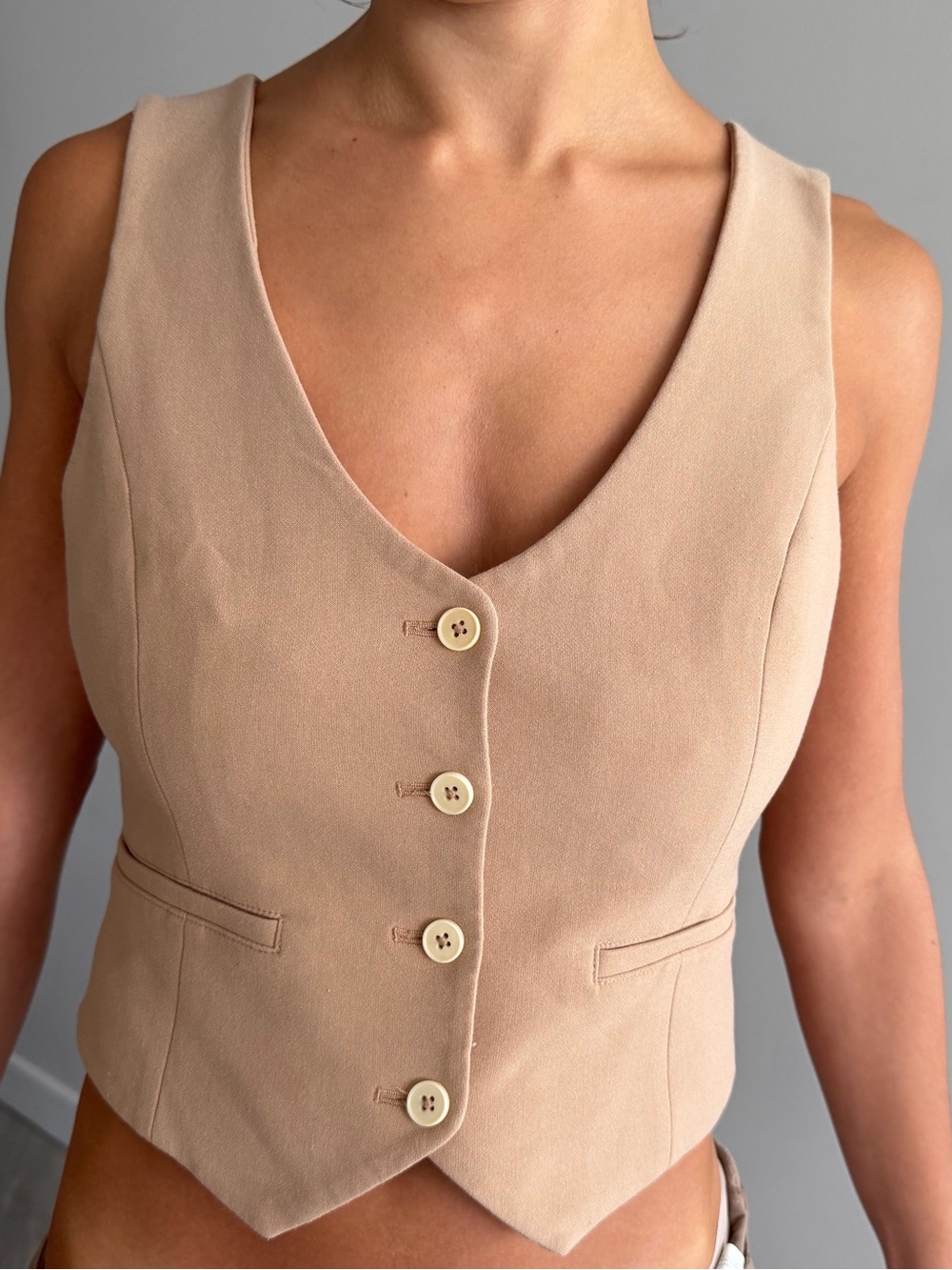 Aritzia Wilfred Cropped Vest